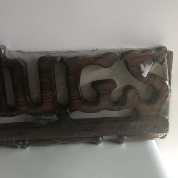 1971 Vintage Wooden MUGS Wall Mount Coffee Cup Holder Retro Rustic Kitchen Sign - Picture 3 of 6